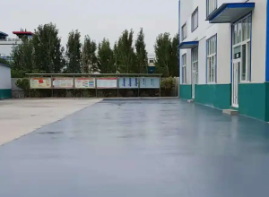 龙潭彩色路面喷涂翻新的材料对冬季